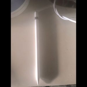 Selling unused apple pencil.